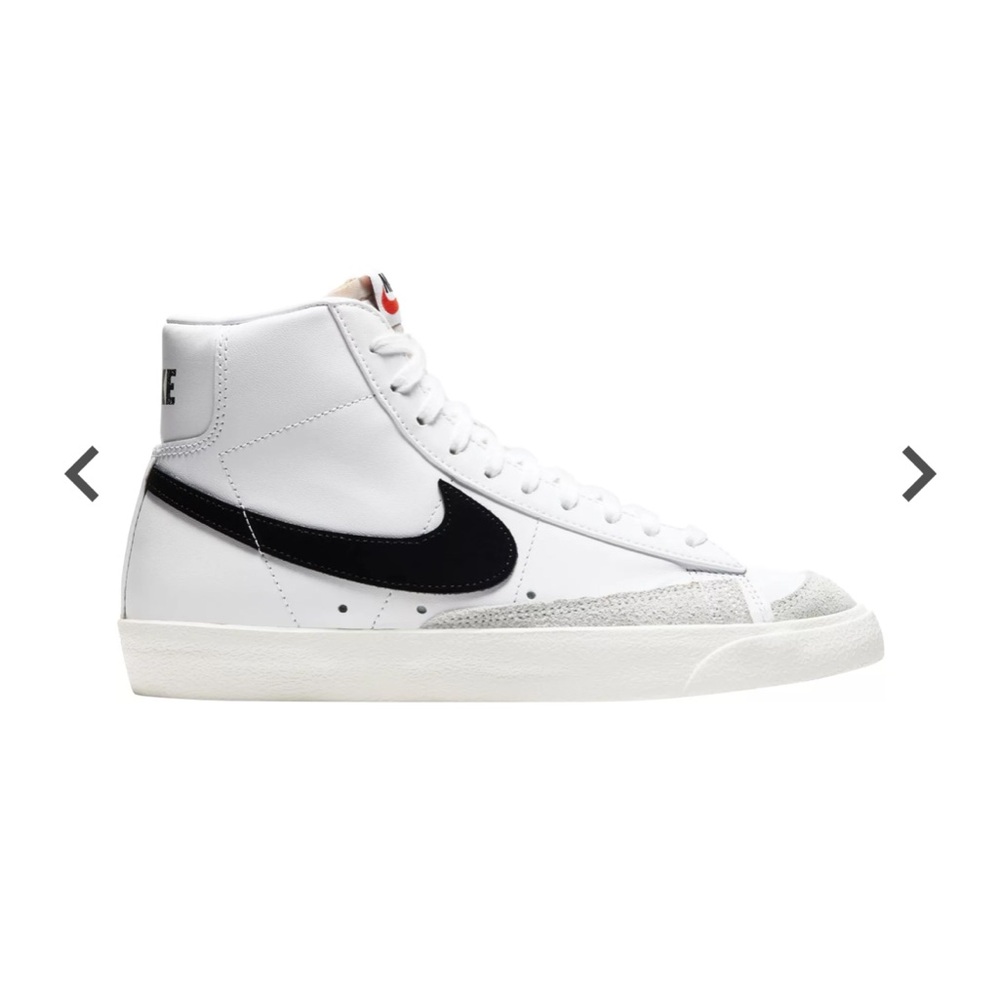 Nike Women's Blazer Mid 77 Shoes
